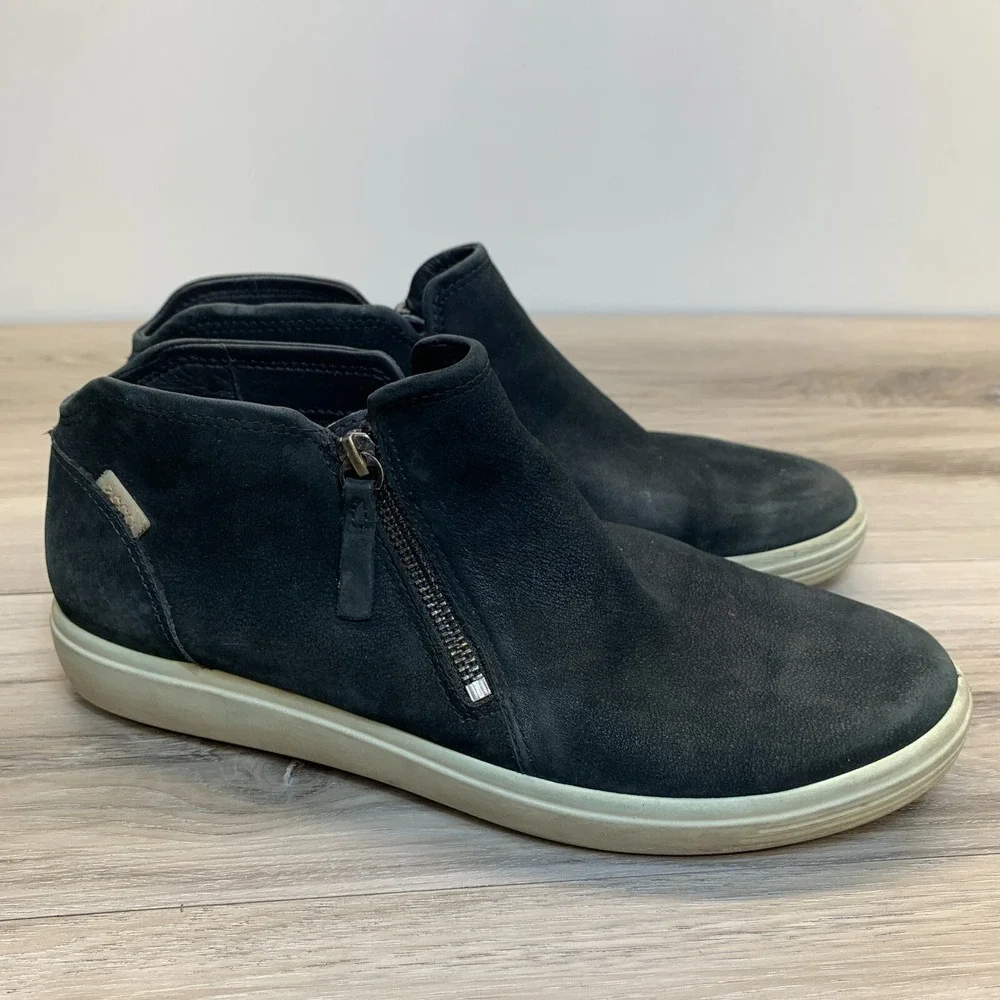 ECCO Soft 7 Bootie Womens Size‎ 10-10.5 Black Shoes Sneakers Leather Zip Mid Top